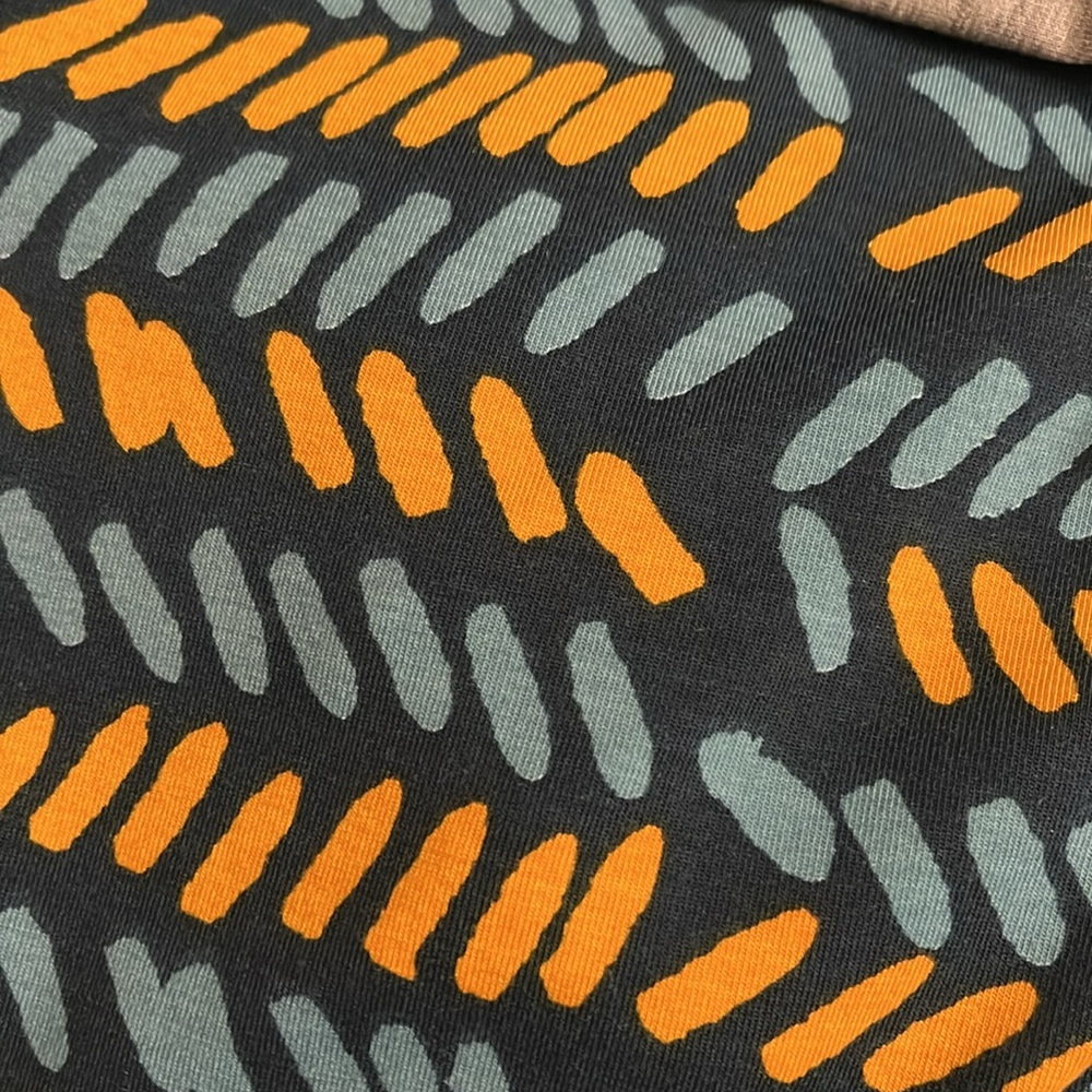 XXS Lularoe Randy tee - Picture 3 of 4